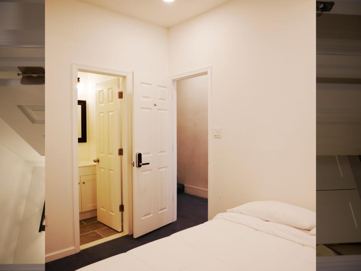 Oui On Ludlow - Entire House And Private Rooms In University City Philadelphia Exterior photo